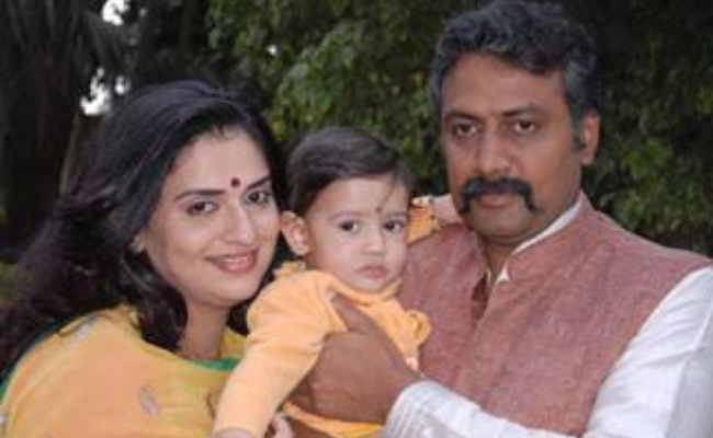 Pavitra Lokesh Is Gold Digger Say Her Ex-Husband