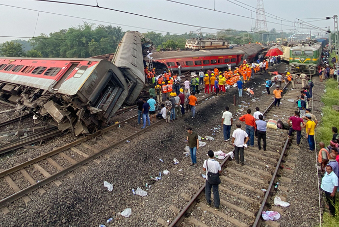 Tollywood Celebs Mourns Over Odisha Train Accident